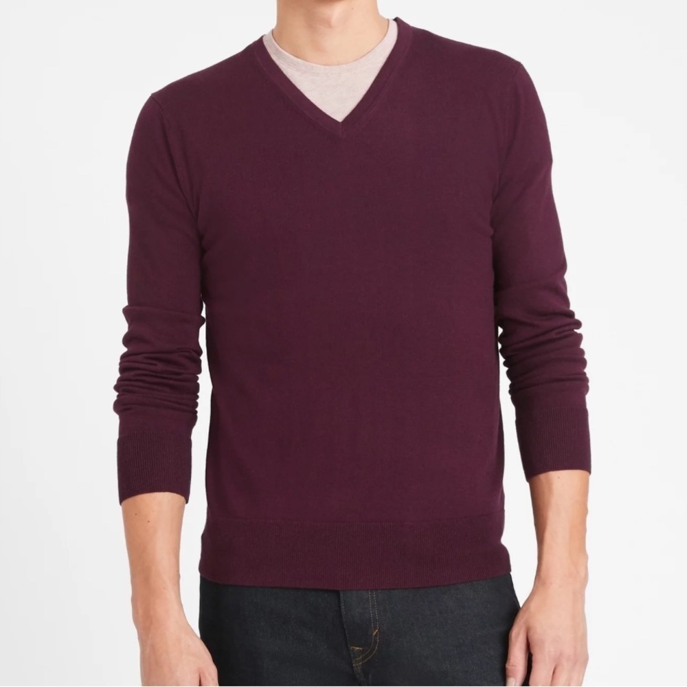 Banana Republic Extra Fine Merino Burgundy V Neck Sweater Size M